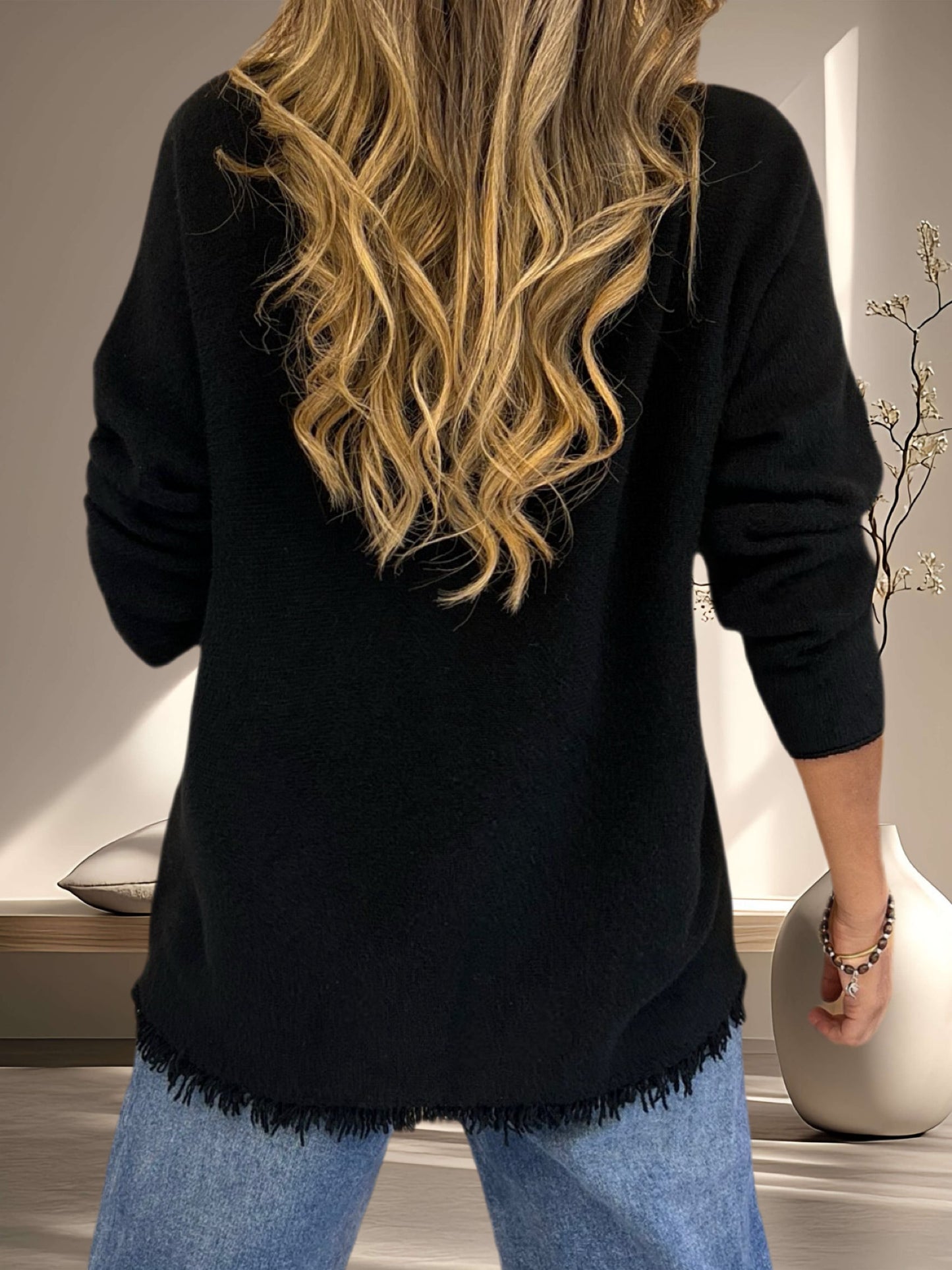 Sweater flequillos negro / Nueva Colección