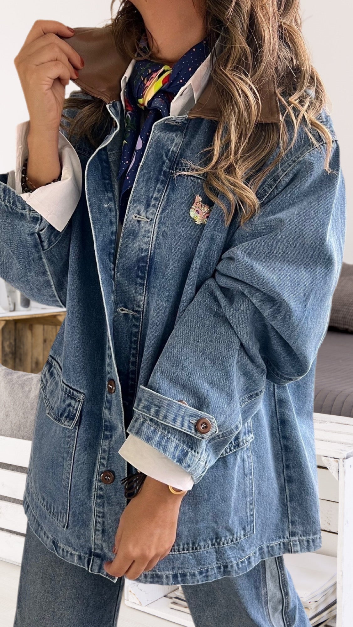 Chaqueta jeans cuello ecocuero café