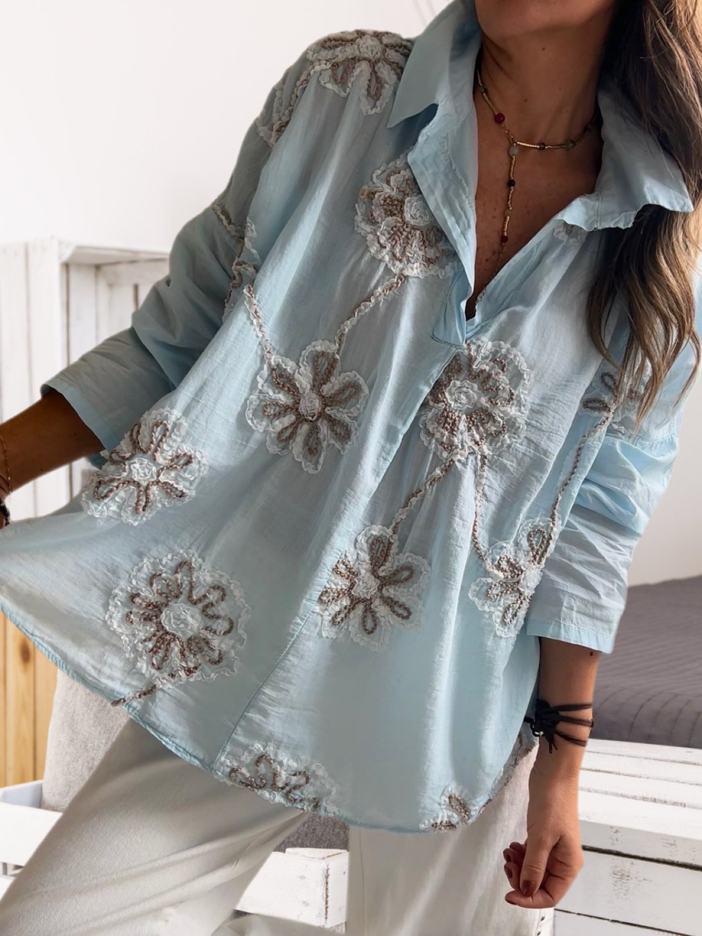 Blusa bordada flor celeste (Italiana 🇮🇹) / Avance de Temporada