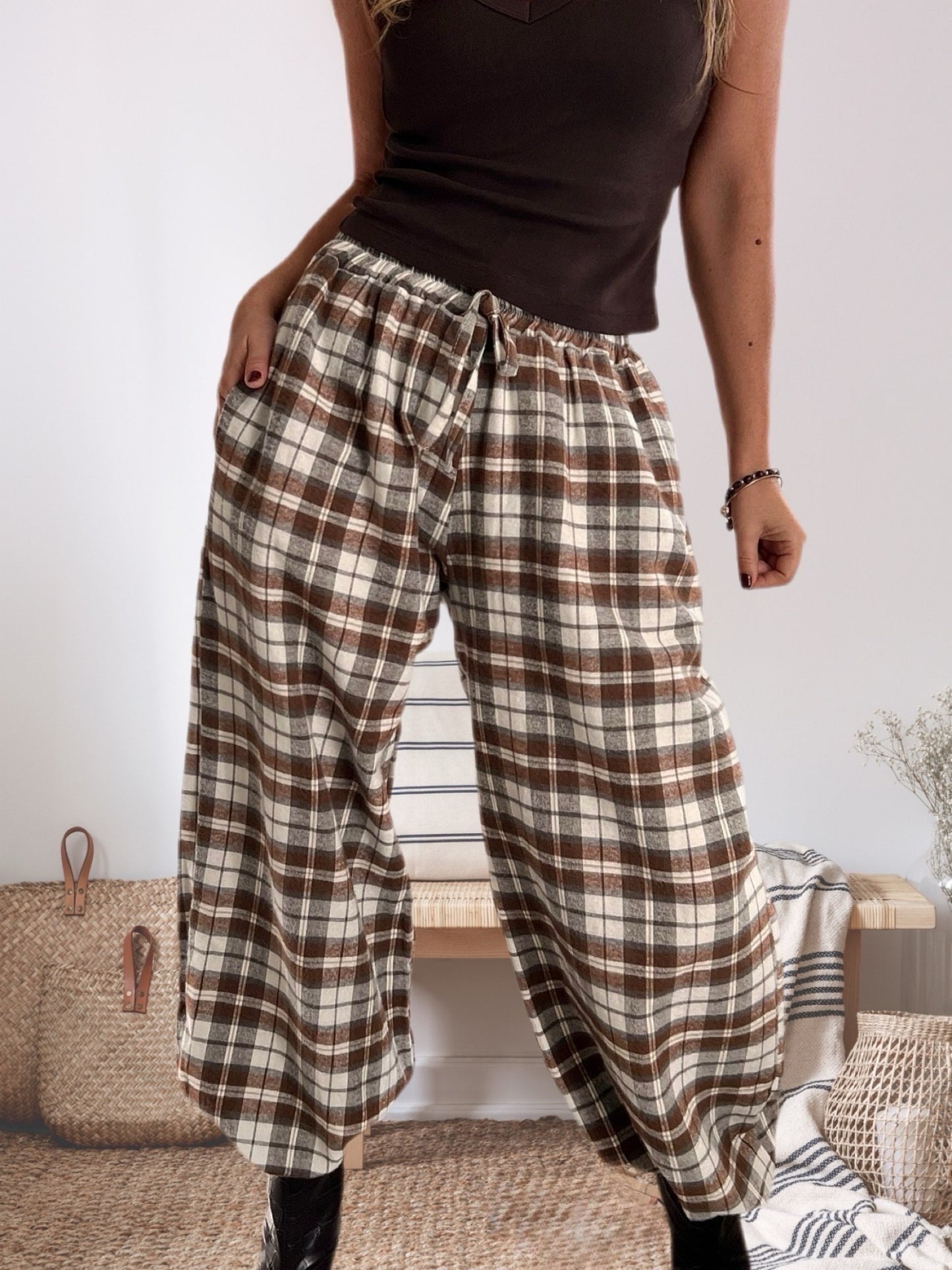 Pantalón bombacho cuadros café