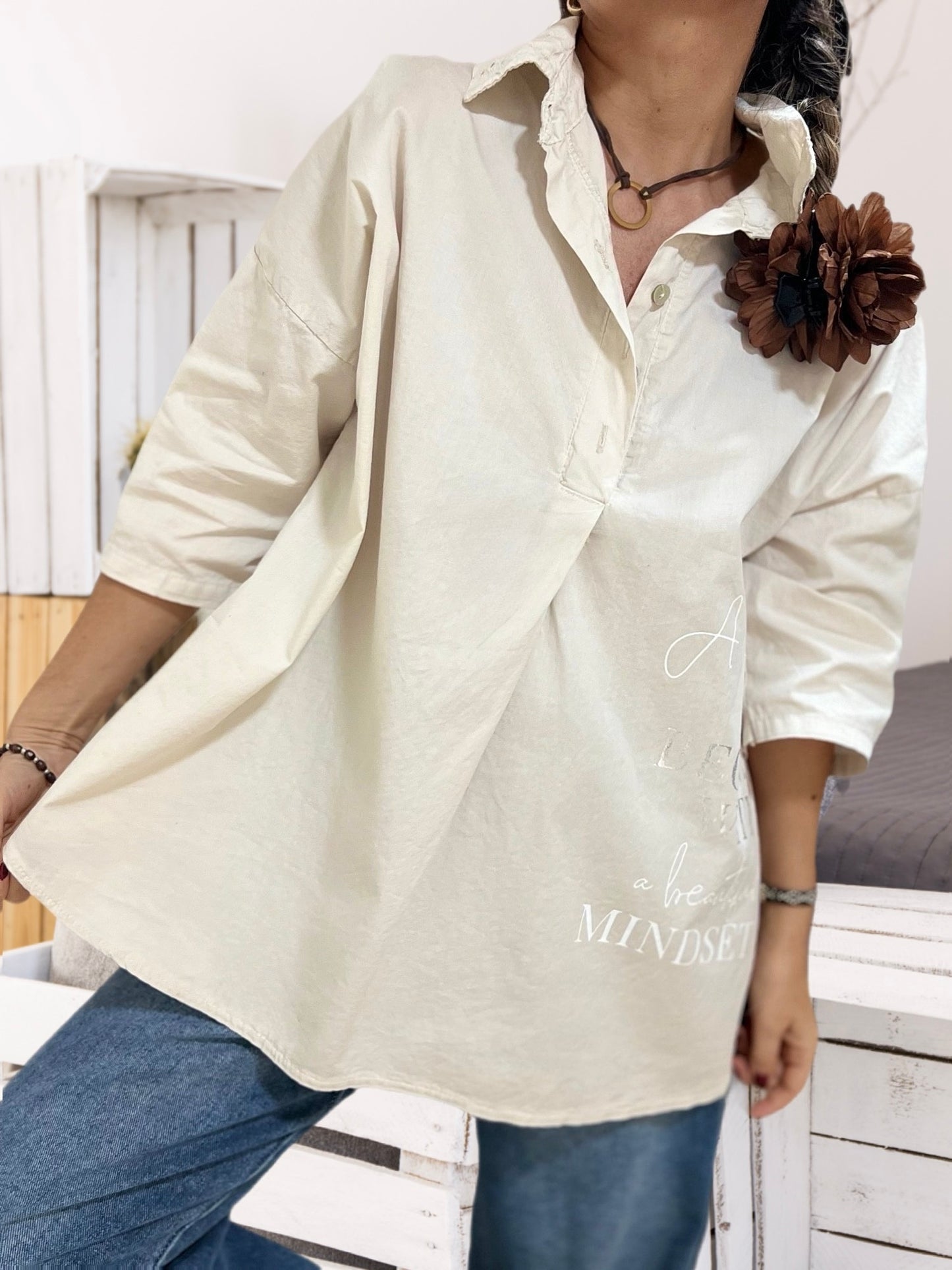 Blusa aplicación broderi beige (Italiana 🇮🇹) / Avance de Temporada