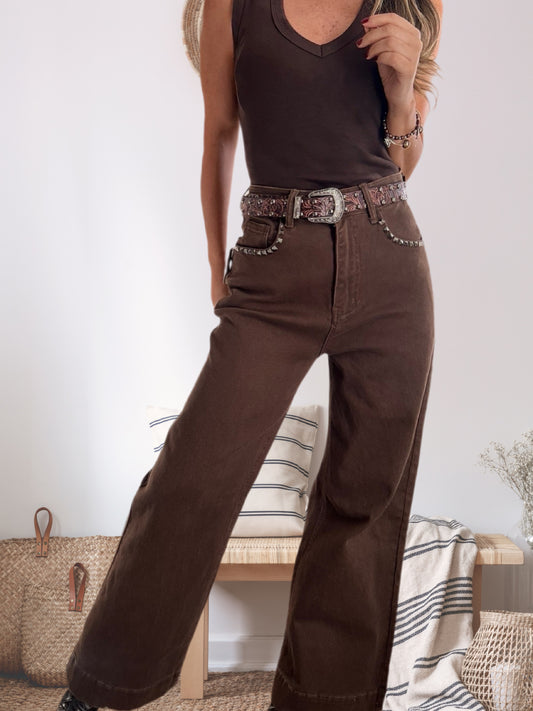 Jeans tachas cafe (Italiano 🇮🇹)