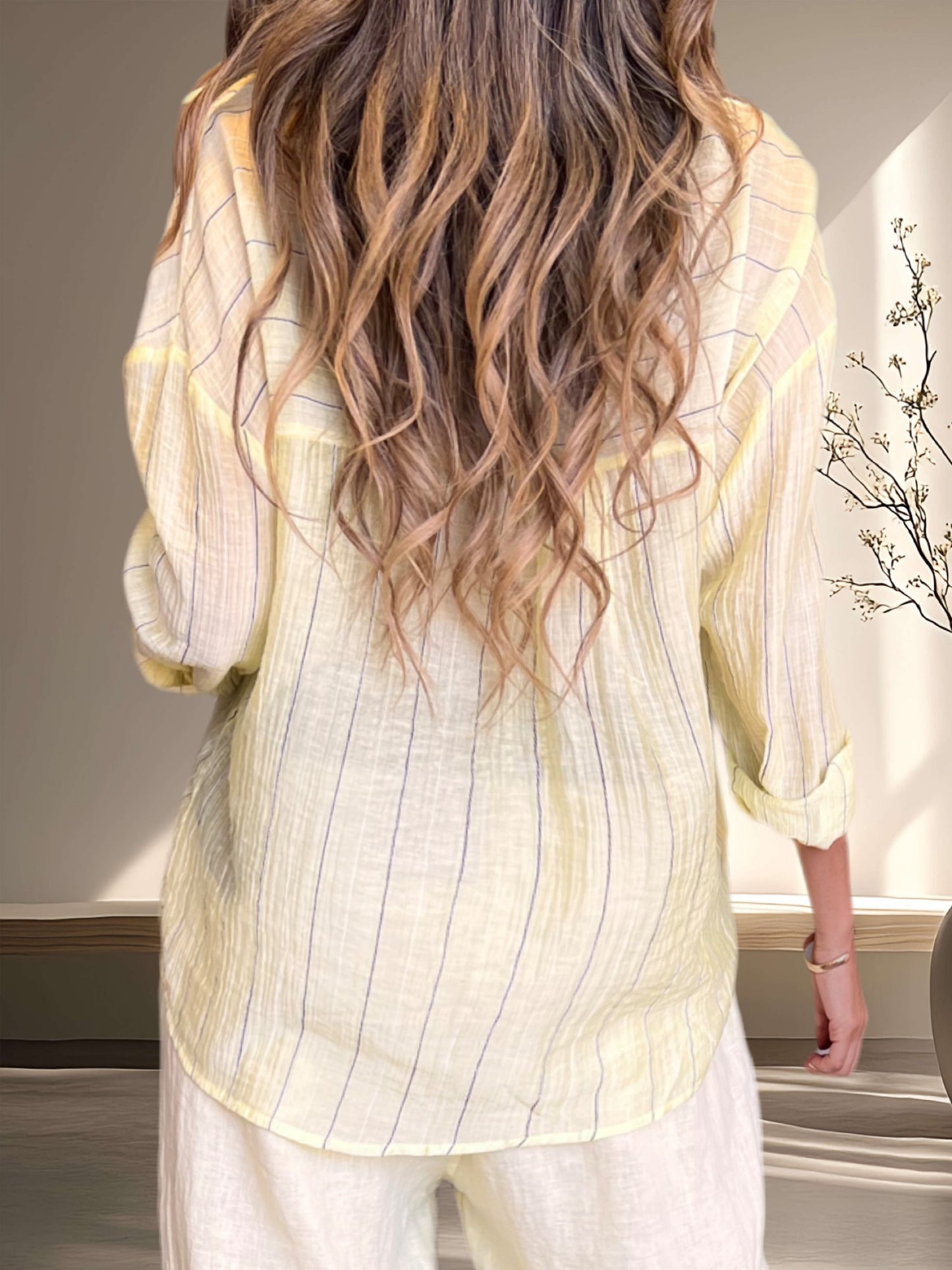 Camisa amarilla rayas