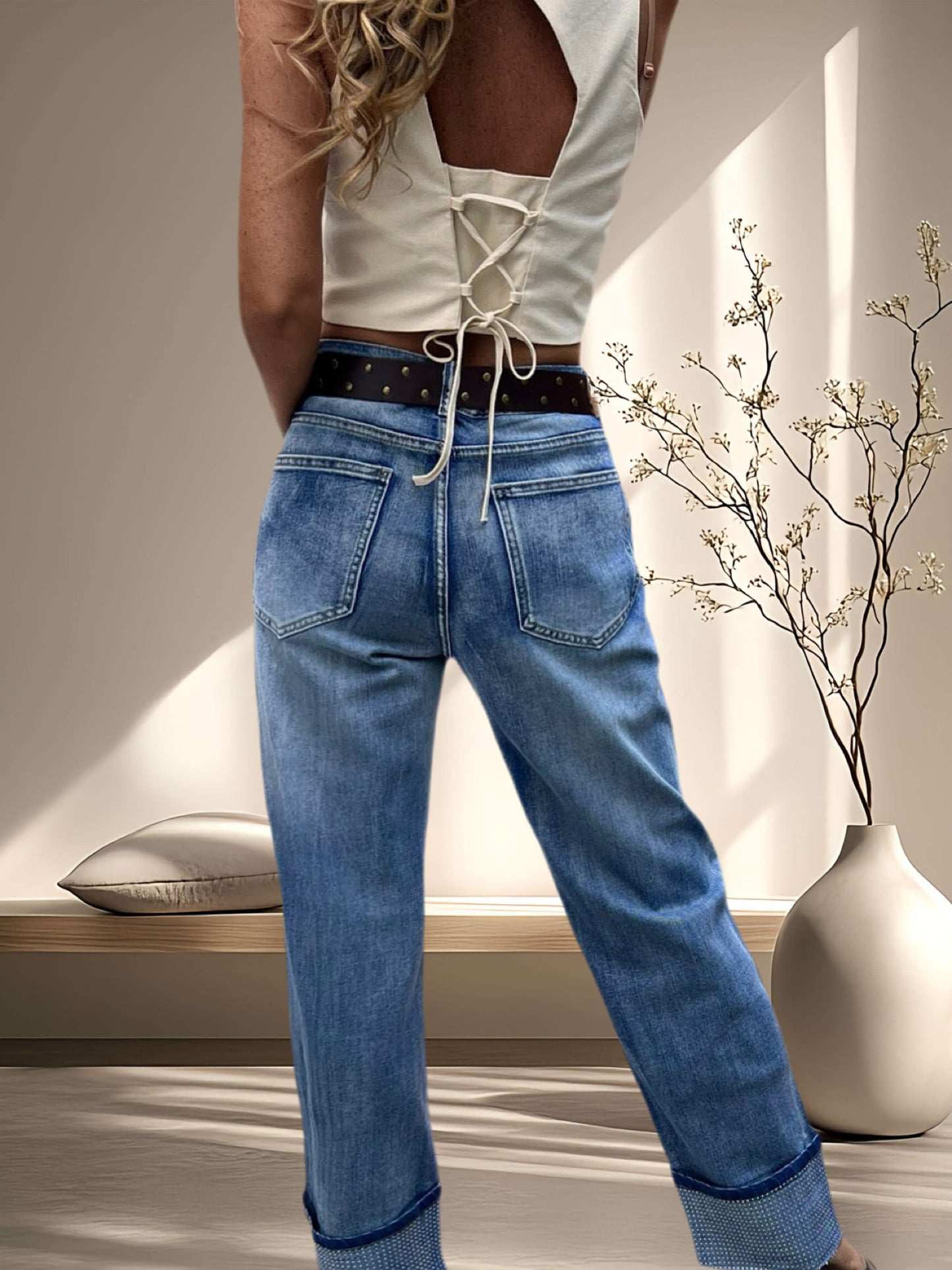 Jeans recto con aplicaciones