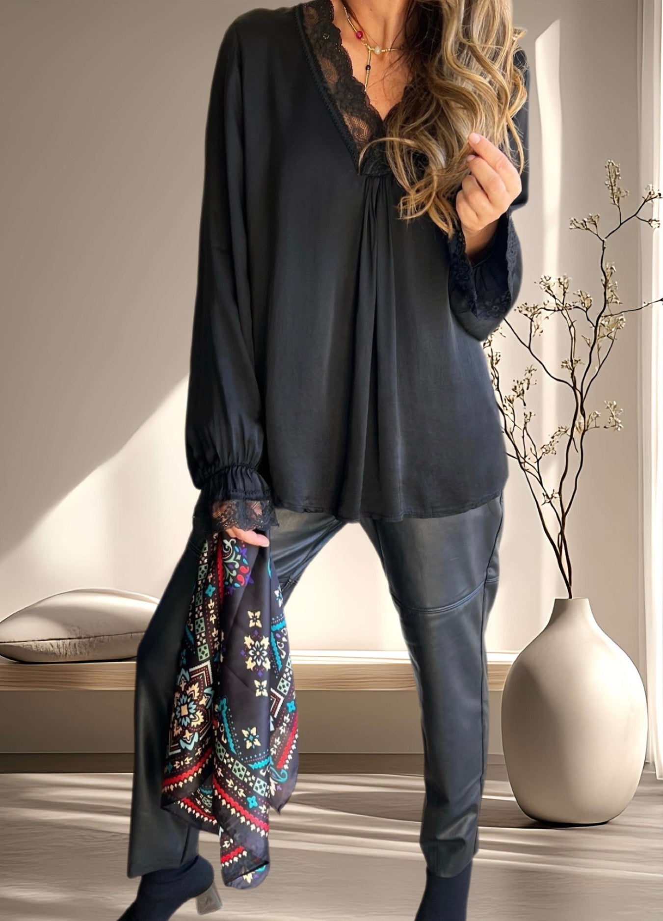 Pantalón ecocuero negro