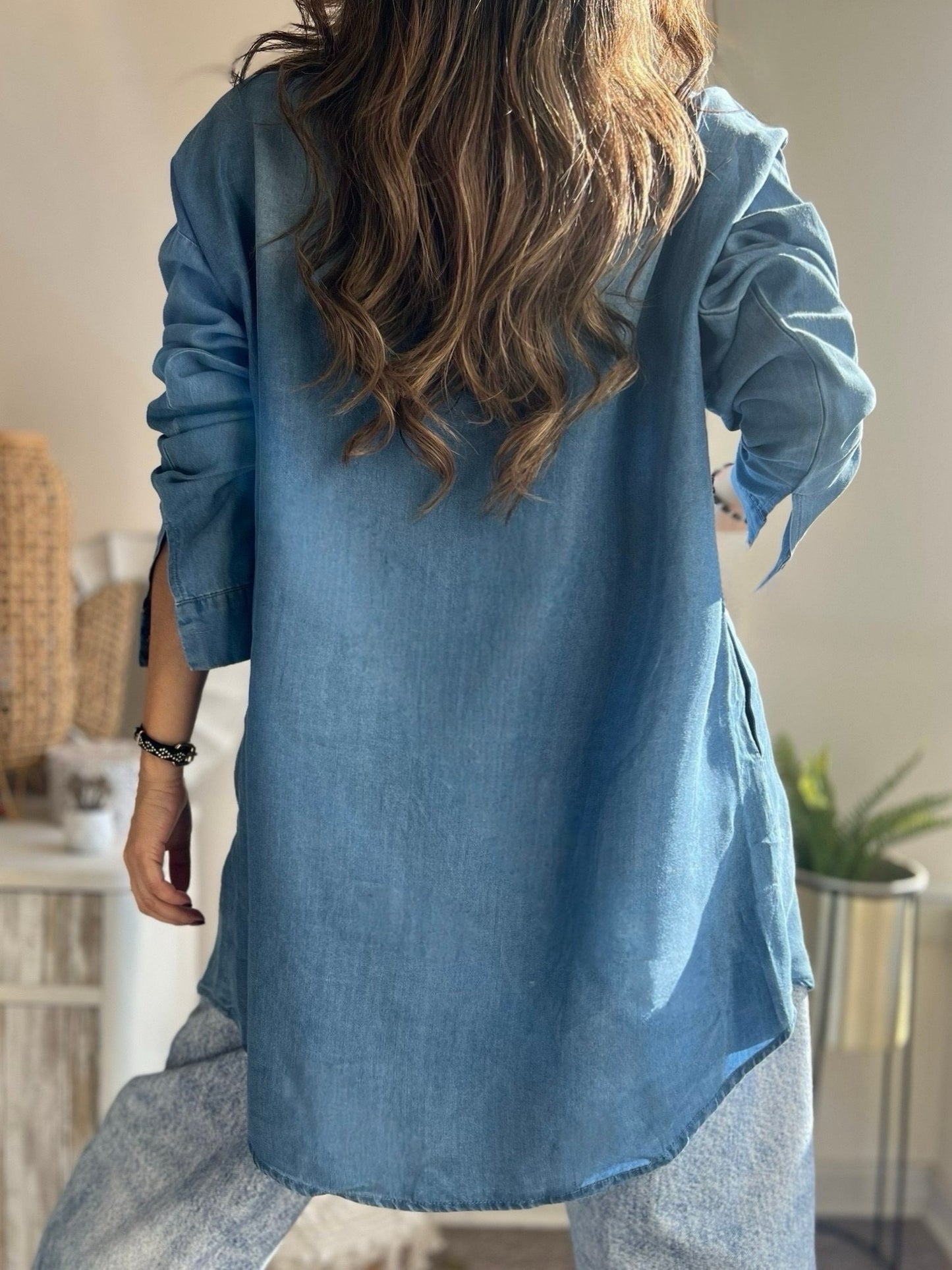Camisa jeans fluida aplicación bolsillo / Avance de Temporada