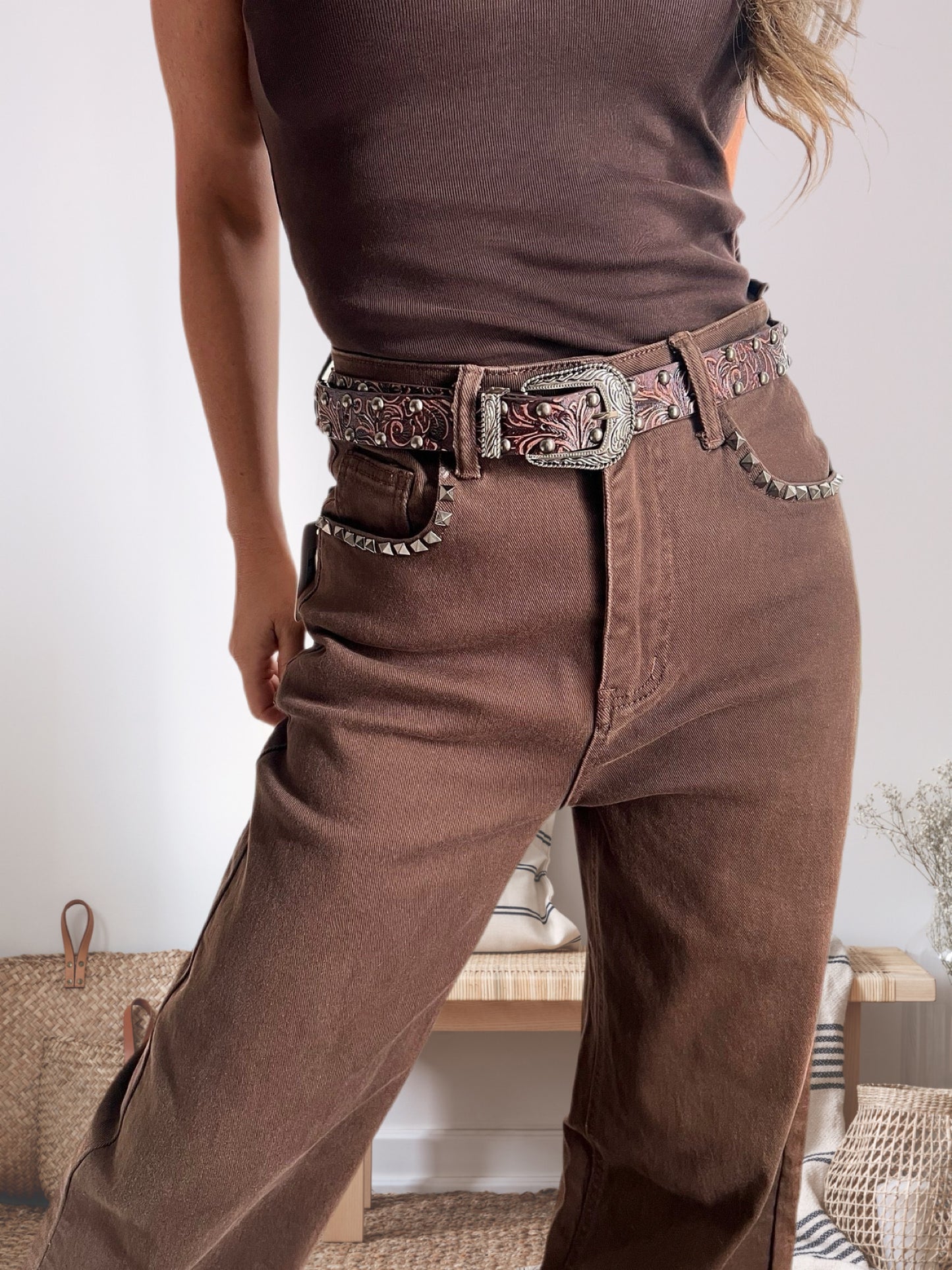 Jeans tachas cafe (Italiano 🇮🇹)