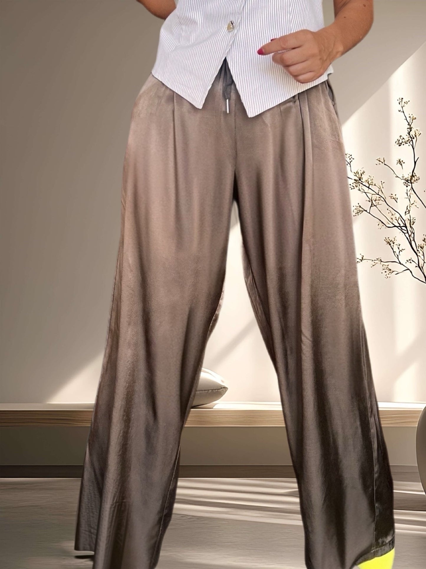 Pantalón semi satinado café