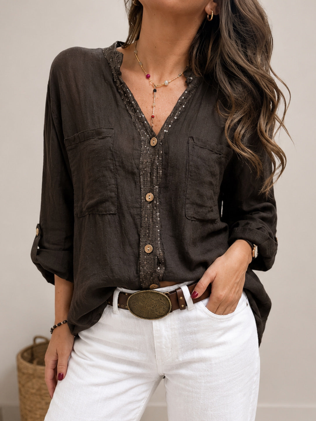 Blusa de lino café con borde de brillo y calado en espalda (Italiana 🇮🇹) / Avance de Temporada
