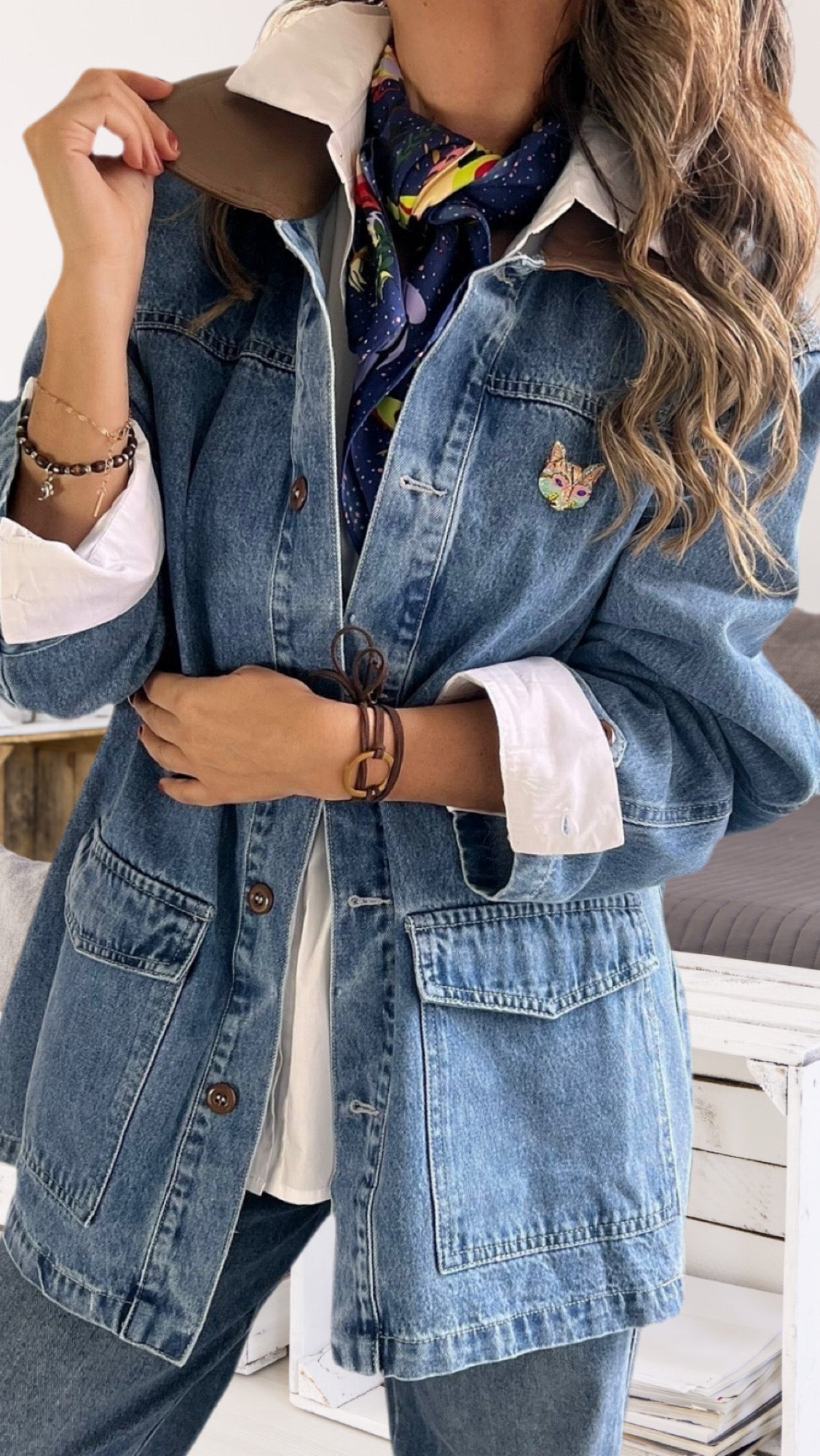 Chaqueta jeans cuello ecocuero café