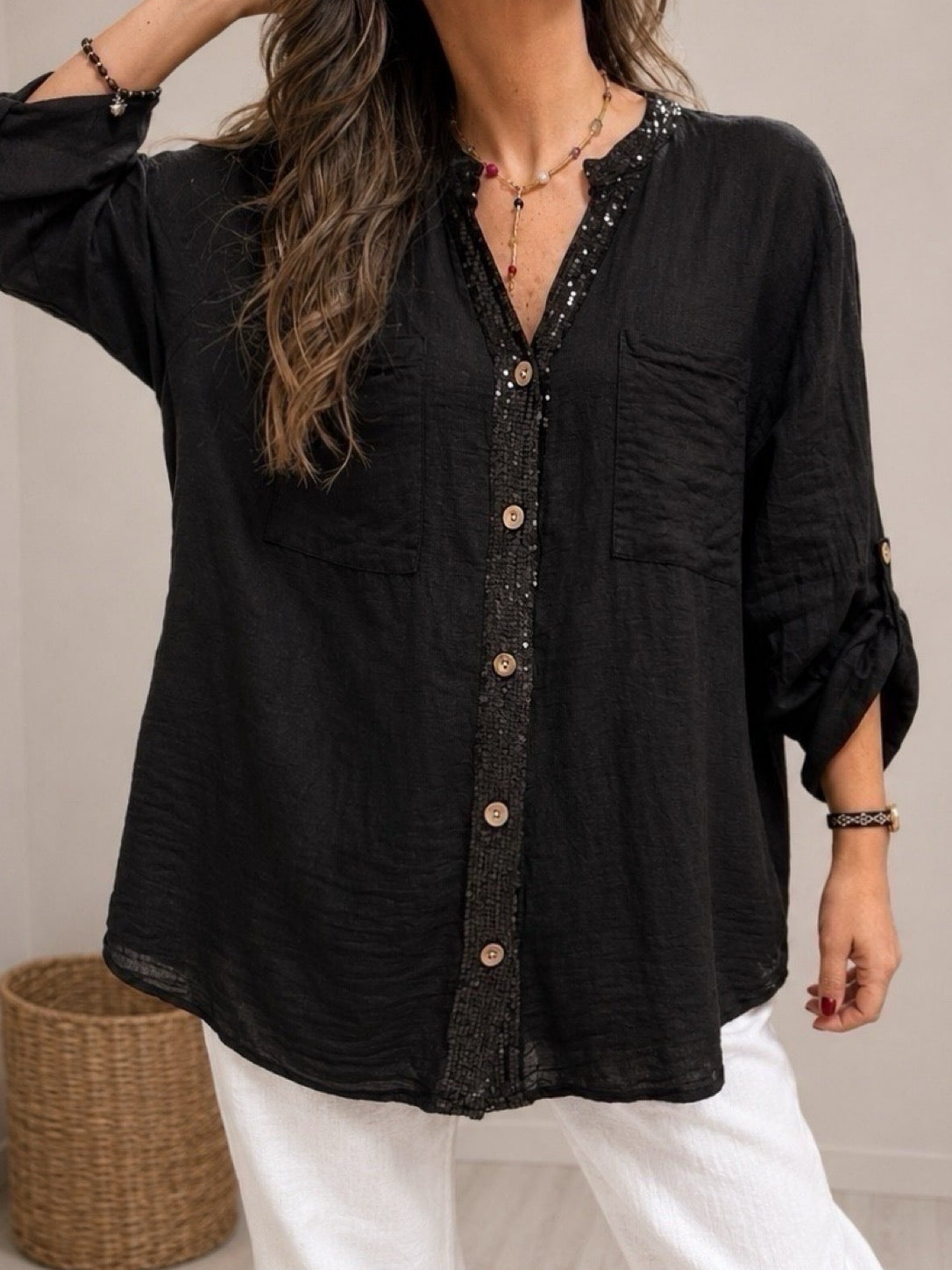 Blusa de lino negro con borde de brillo y calado en espalda (Italiana 🇮🇹) / Avance de Temporada