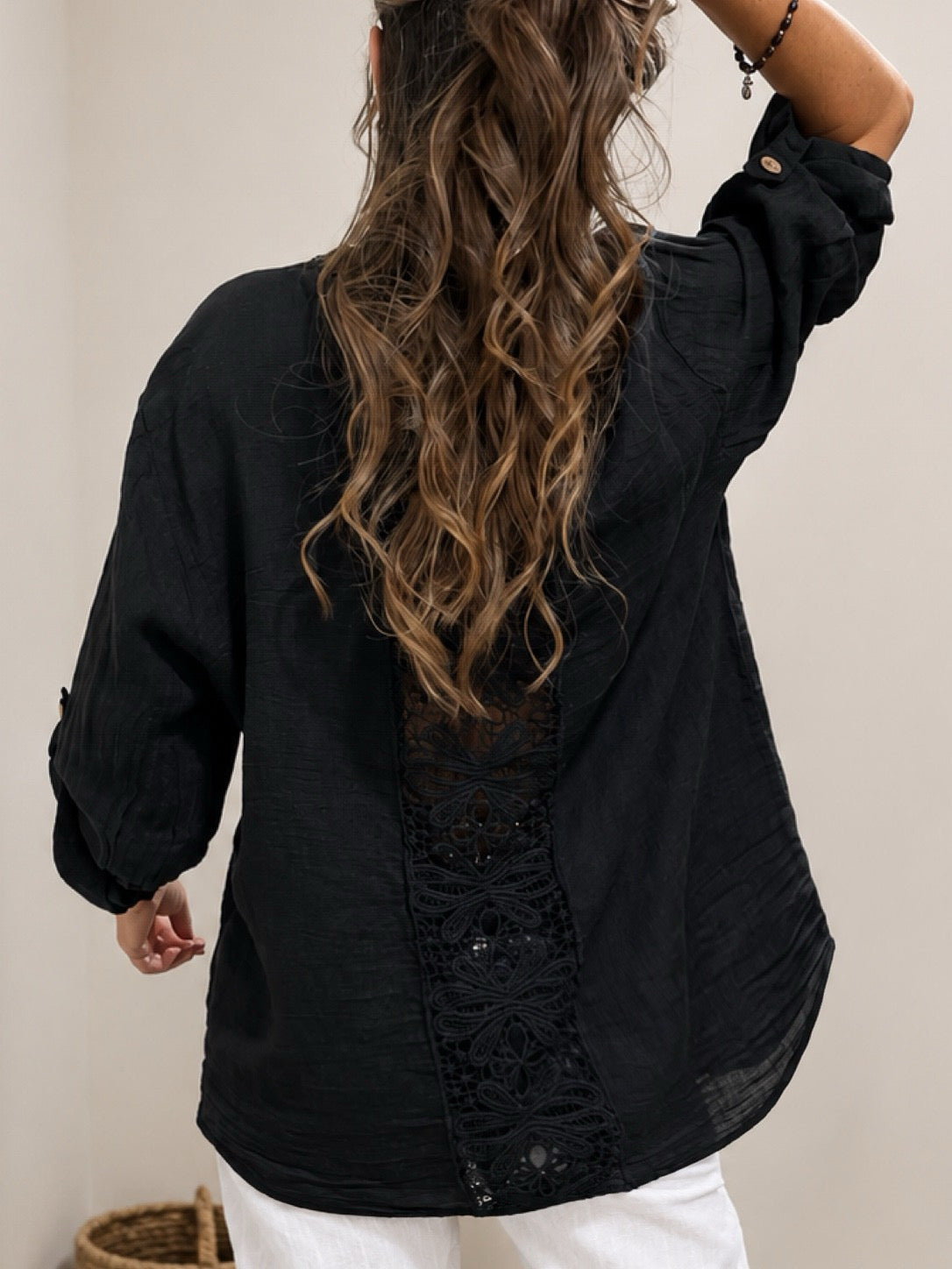 Blusa de lino negro con borde de brillo y calado en espalda (Italiana 🇮🇹) / Avance de Temporada