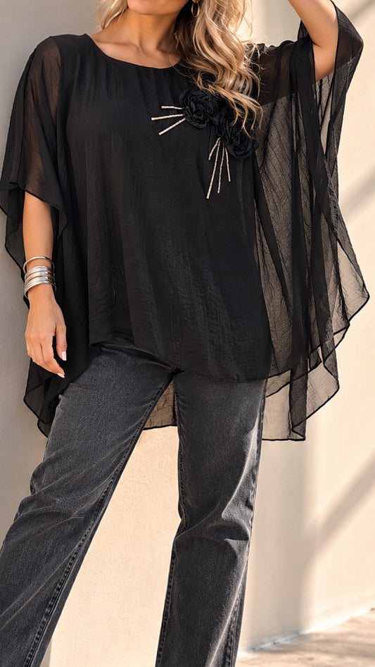 Blusa de gasa con aplicación de flor color negro / Avance de Temporada