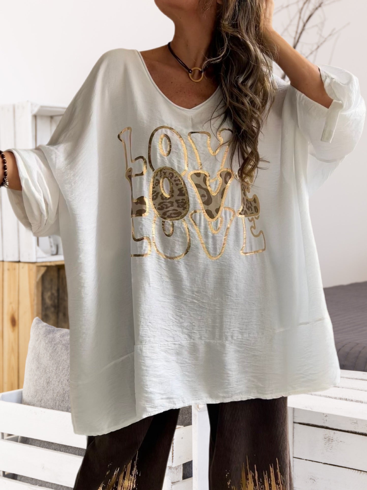 Polerón Love blanco (Italiano 🇮🇹) / Avance de temporada
