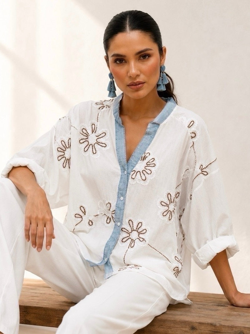 Blusa combinada y relieve flor blanca (Italiana 🇮🇹) / Avance de temporada