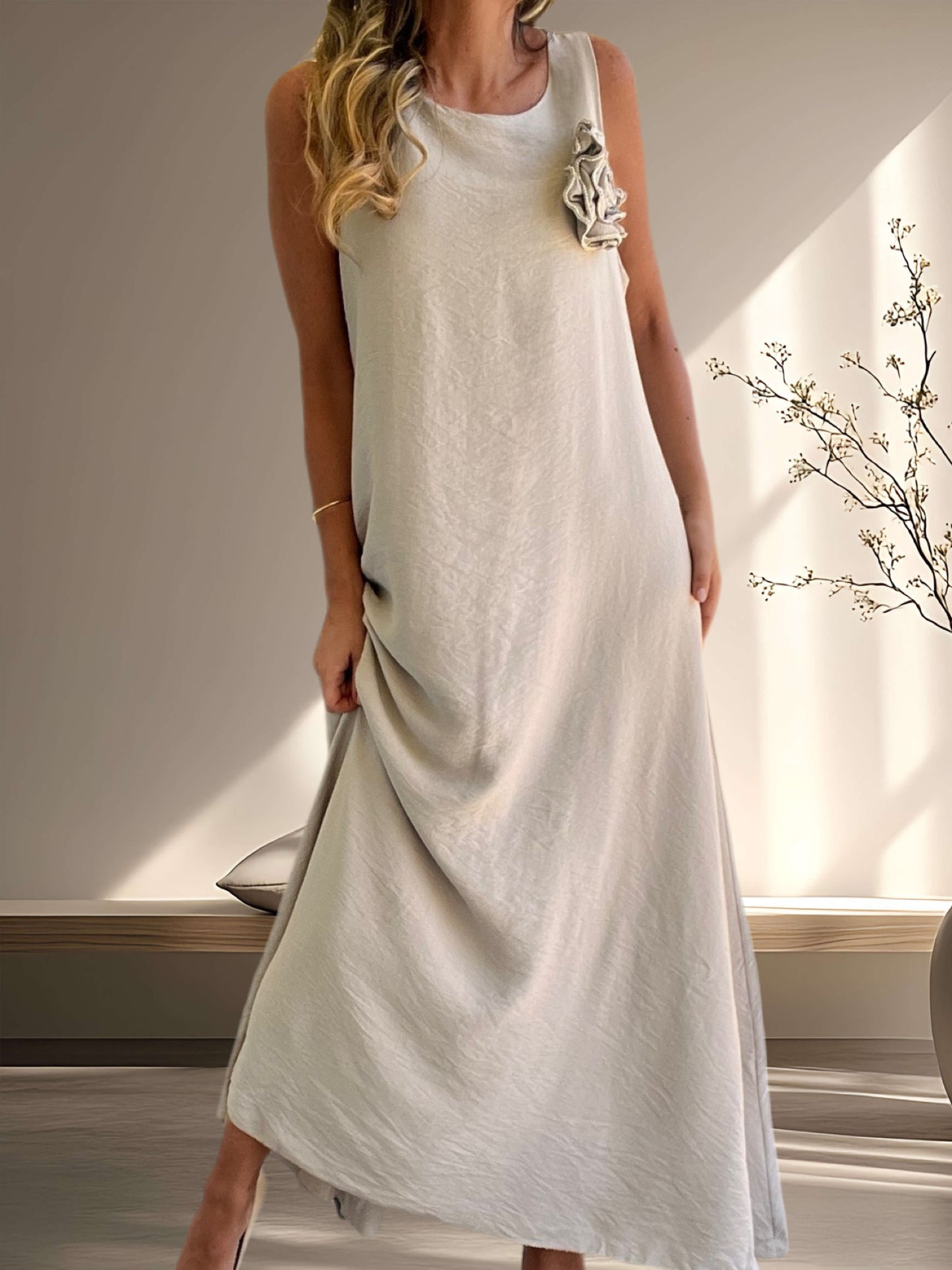 Vestido flor color arena (Italiano 🇮🇹)