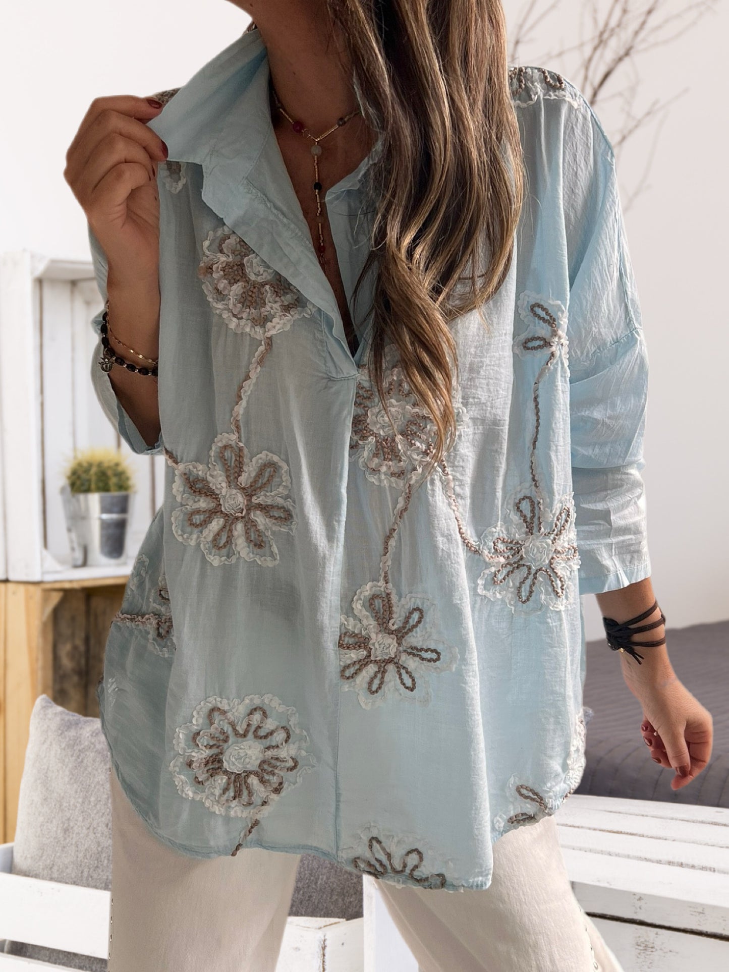 Blusa bordada flor celeste (Italiana 🇮🇹) / Avance de Temporada