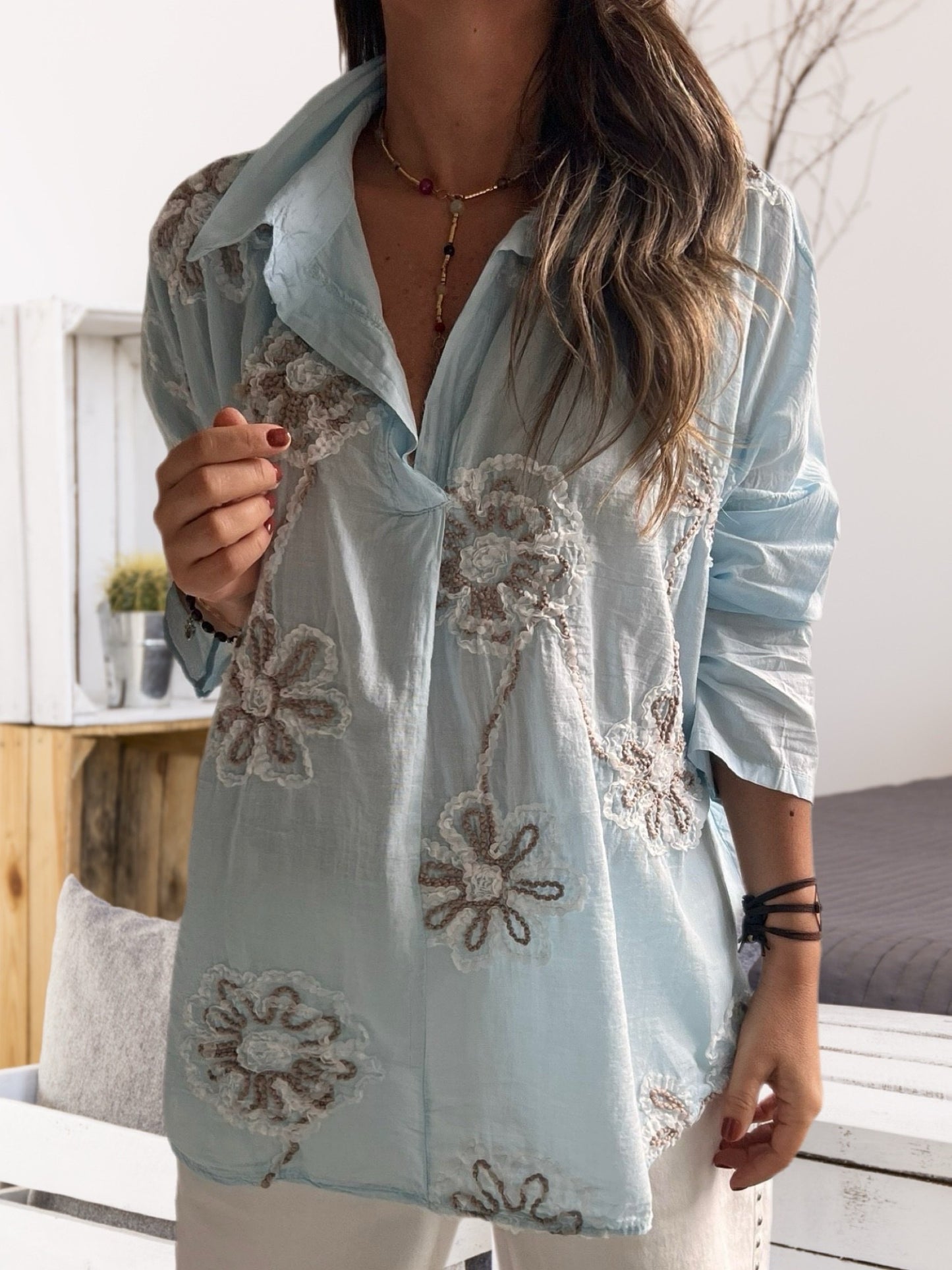 Blusa bordada flor celeste (Italiana 🇮🇹) / Avance de Temporada