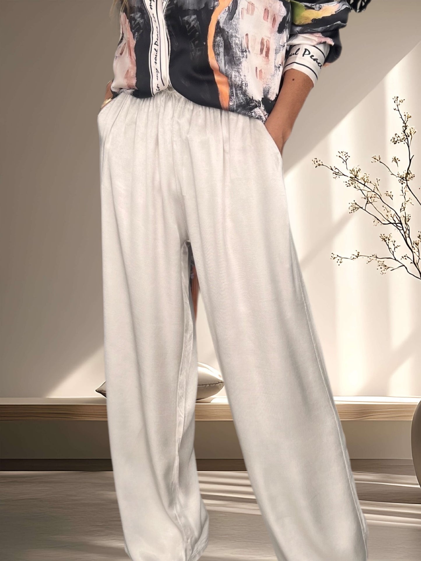 Pantalón satinado crema