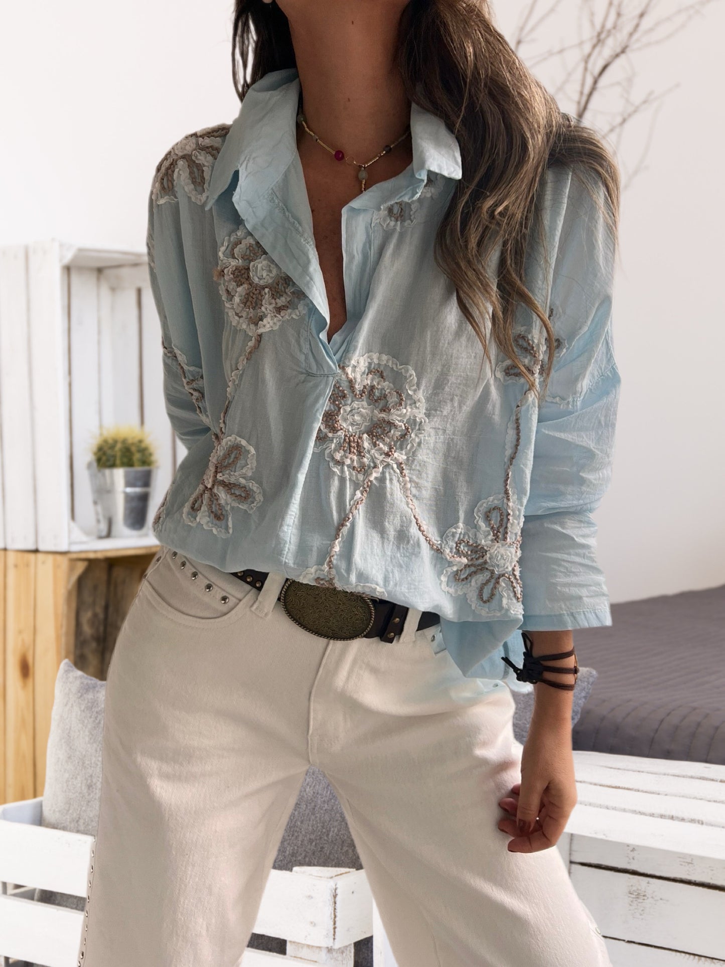 Blusa bordada flor celeste (Italiana 🇮🇹) / Avance de Temporada