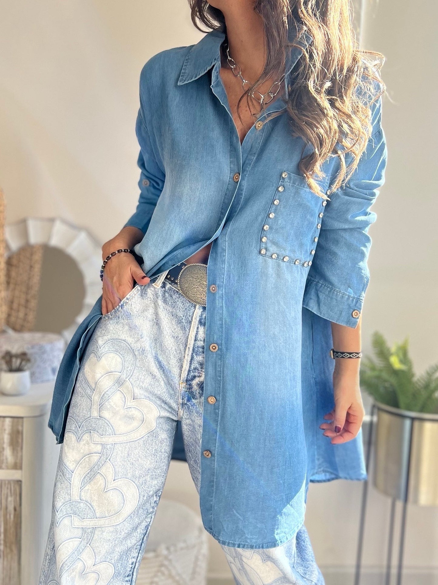 Camisa jeans fluida aplicación bolsillo / Avance de Temporada