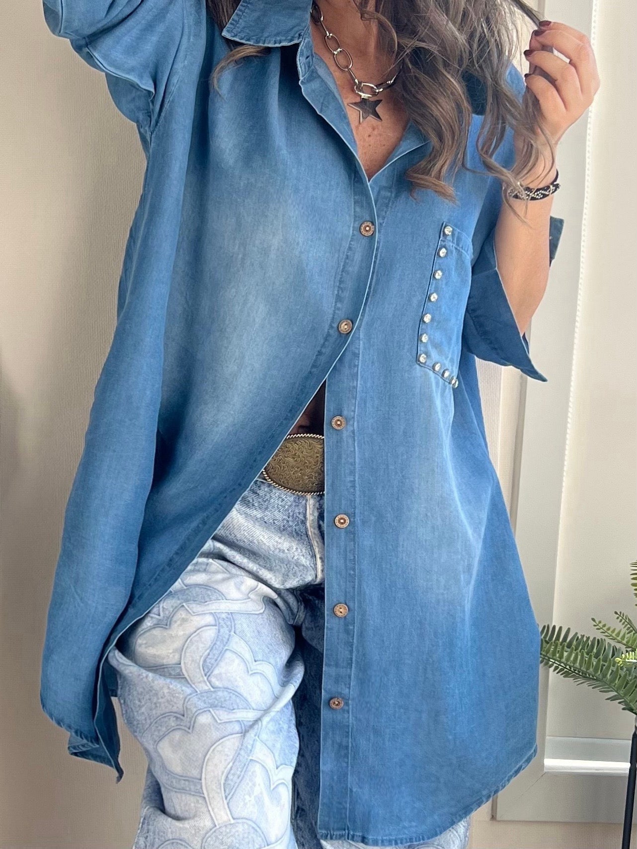 Camisa jeans fluida aplicación bolsillo / Avance de Temporada